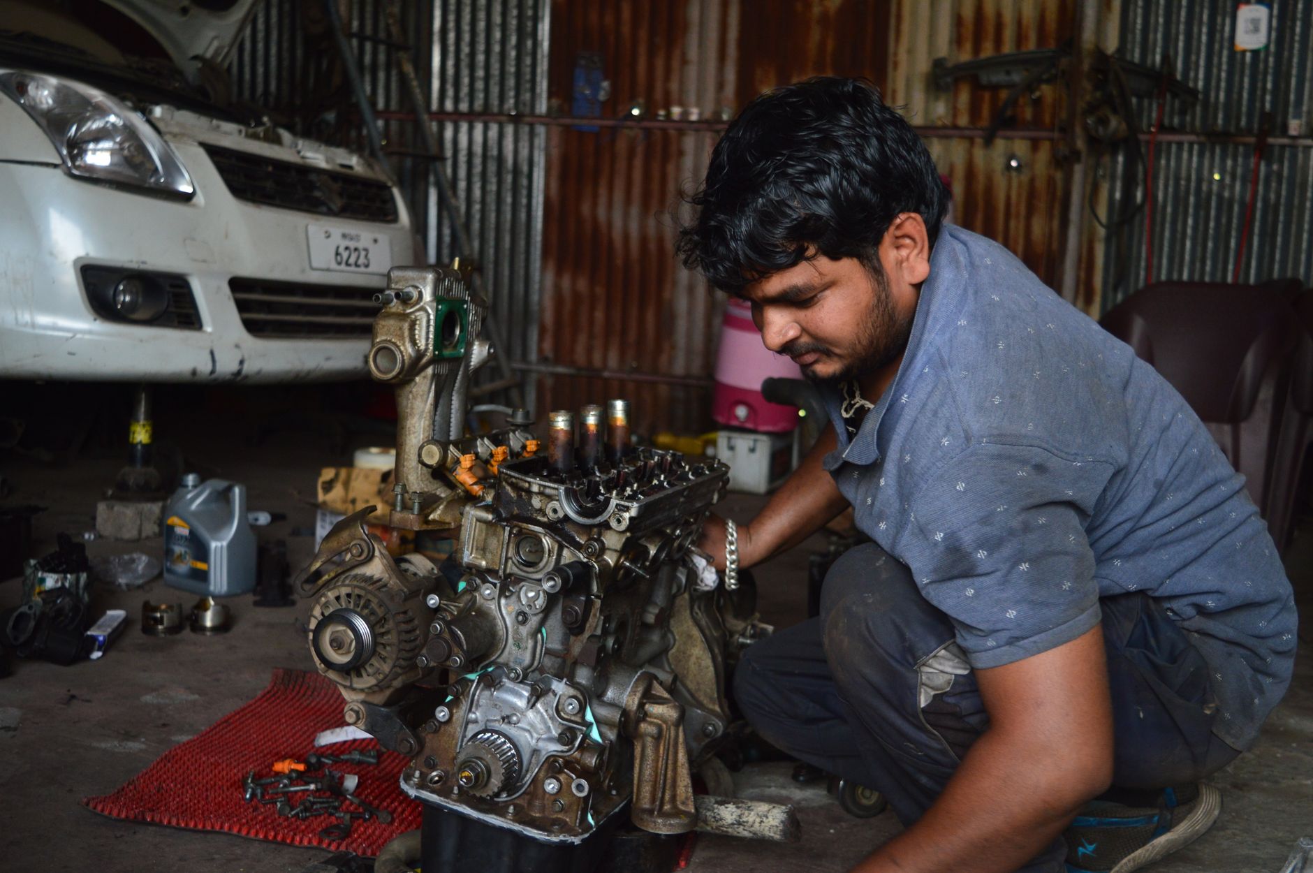 A complete guide to car maintenance for beginners