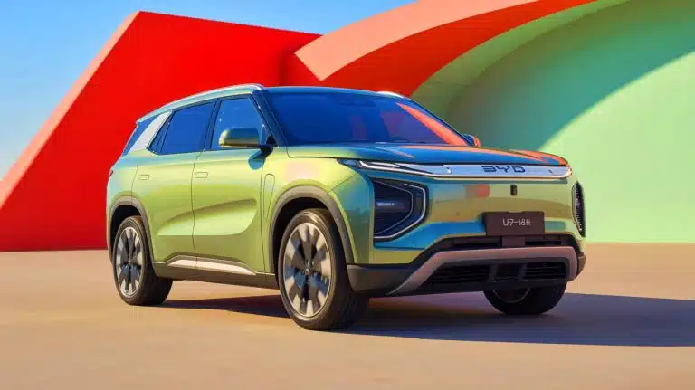 Illustration of the BYD U8L electric SUV showcasing its luxury design and advanced technology features.