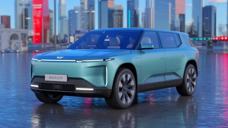 Illustration of the Deepal S07 mid-size electric SUV showcasing its dual powertrain options and advanced driving technology.