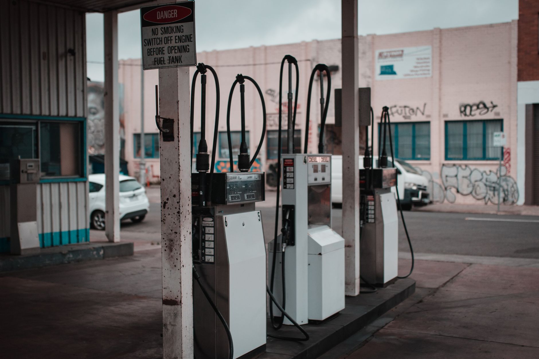 Predicting the lifespan of petrol and diesel cars in the future