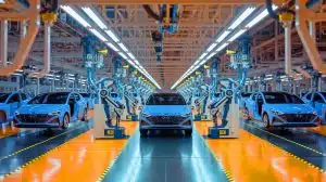 Illustration of the Hyundai Ulsan plant's efficient car production process.