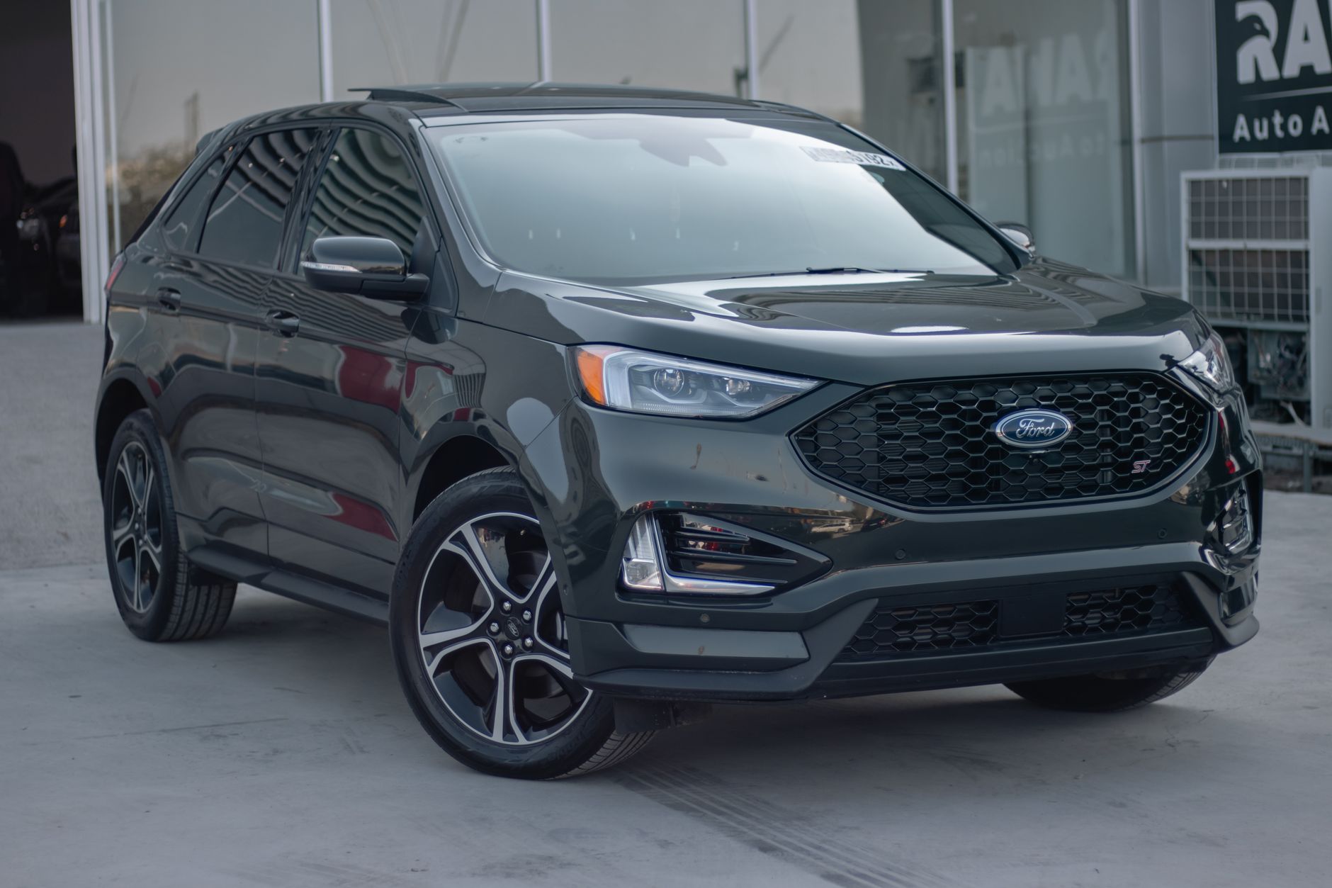 What to know before buying an SUV in 2025