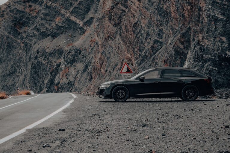 2026 Audi RS6 Avant Unveils Stunning Blend of Luxury and Performance, Captivating Car Enthusiasts Nationwide