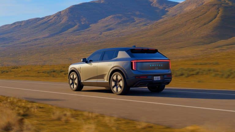 “They Swore an EV Couldn’t Do This”: Arcfox’s New Alpha T5 Stuns China With a 755-Mile Range and 15-Minute Recharge (and It’s Real)