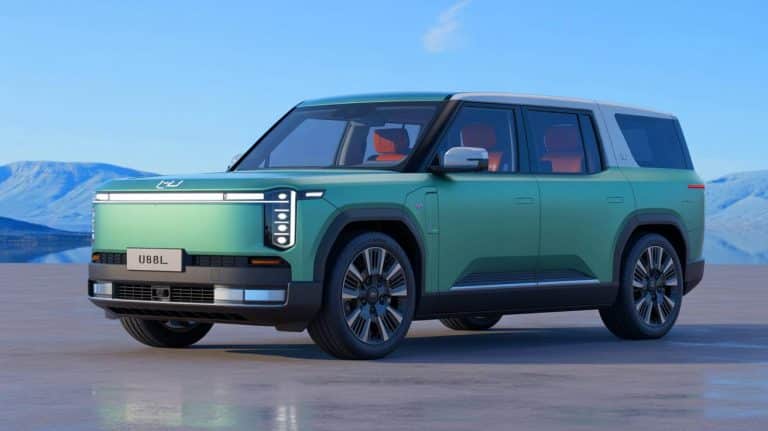 “They Covered It in Gold”: BYD’s Yangwang U8L Redefines Luxury SUVs With 720-Mile Range and Ancient Chinese Symbolism