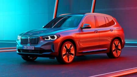 Illustration of the 2027 BMW iX3 electric SUV showcasing its innovative design and advanced technology.