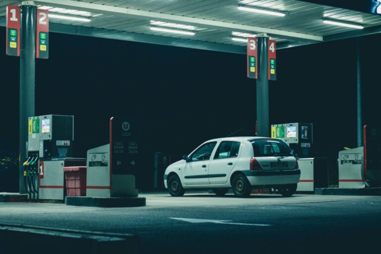 Electric vs gasoline cars: what should you choose