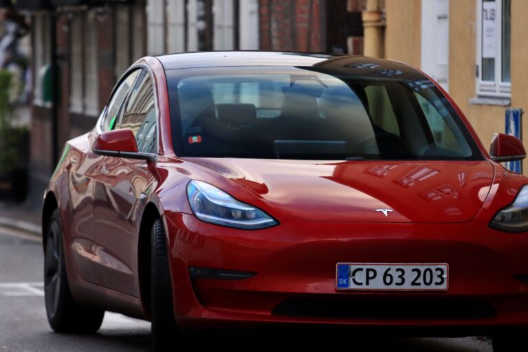 UK Reviews Electric Car Sales Rules as Carmakers Seek Relief