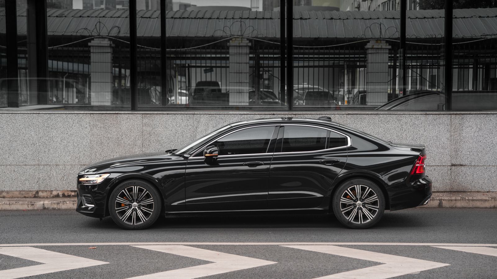 Audi A8 and Porsche Panamera may share a platform and a plant