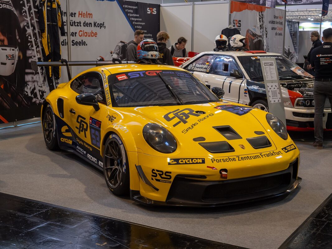 Manthey marks 30 years with a 4.2-liter 911 GT3 Cup